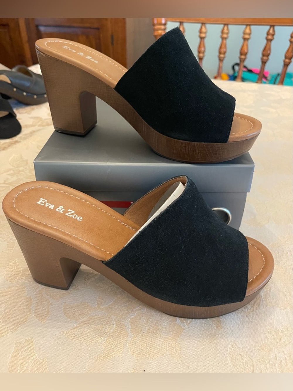 Eva & Zoe Black Suede Leather Platform Mule Heels with Brown Block Heel 8M